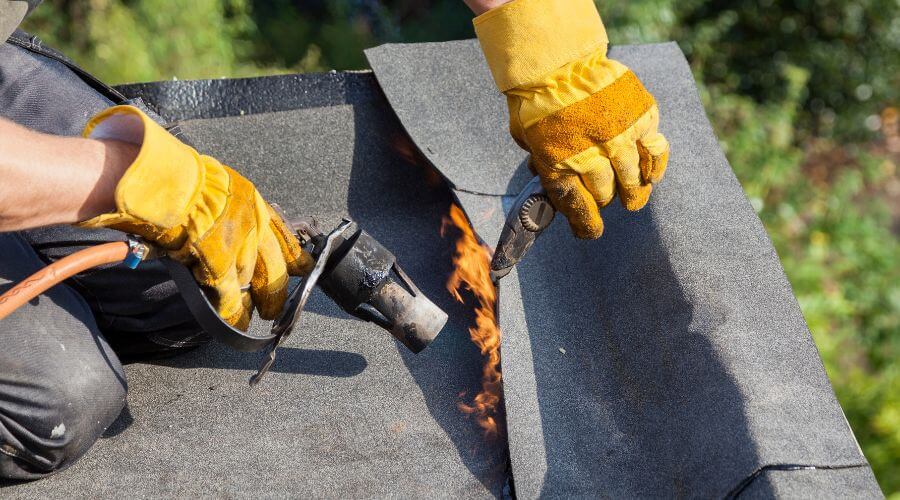 Professional gutter cleaning in Tazewell, VA